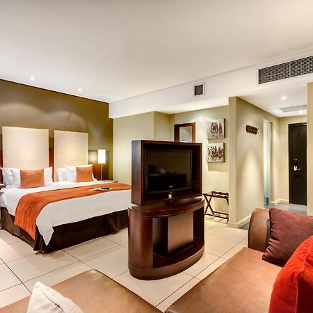 Protea Hotel By Marriott Transit O.R. Tambo Airport كمبتون بارك المظهر الخارجي الصورة