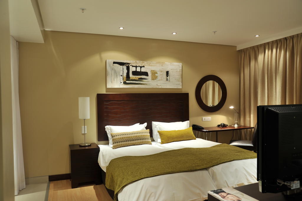 Protea Hotel By Marriott Transit O.R. Tambo Airport كمبتون بارك المظهر الخارجي الصورة