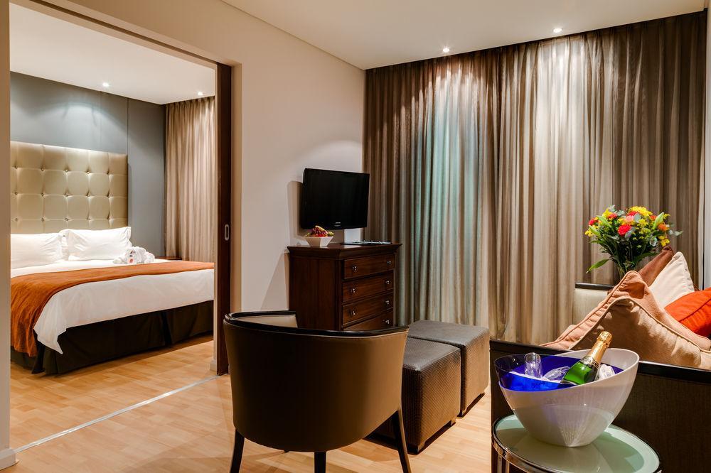 Protea Hotel By Marriott Transit O.R. Tambo Airport كمبتون بارك المظهر الخارجي الصورة