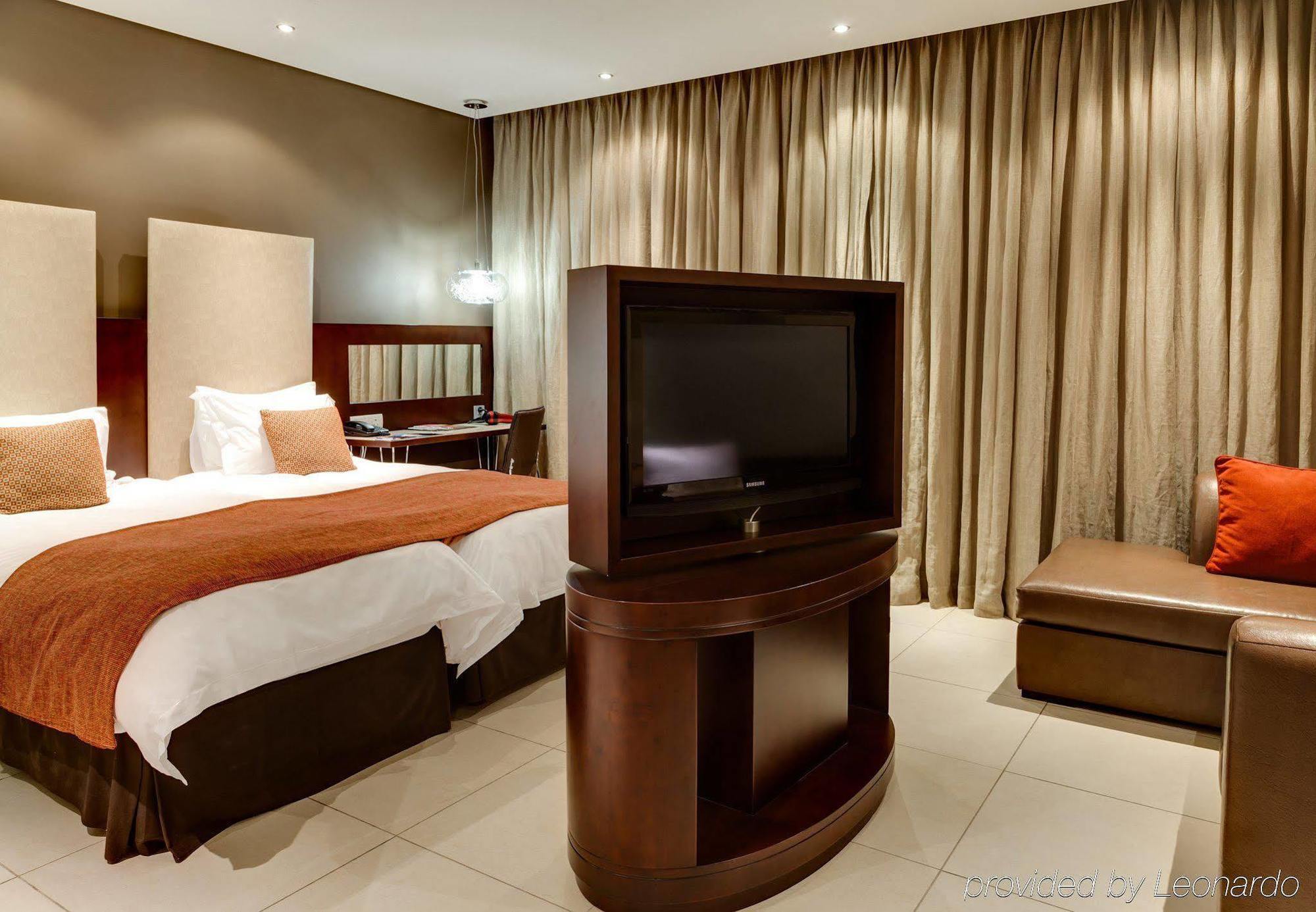 Protea Hotel By Marriott Transit O.R. Tambo Airport كمبتون بارك المظهر الخارجي الصورة