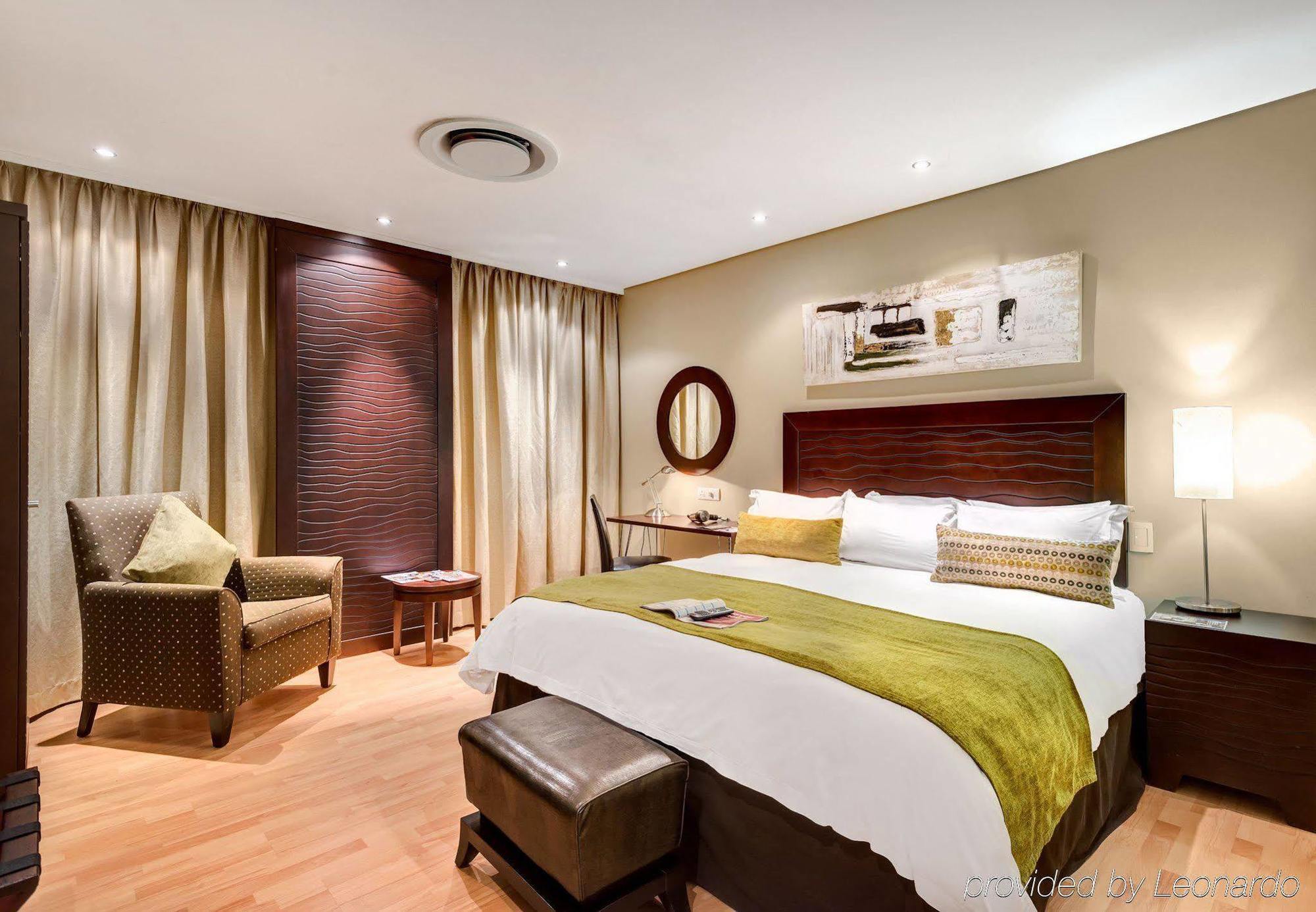 Protea Hotel By Marriott Transit O.R. Tambo Airport كمبتون بارك المظهر الخارجي الصورة