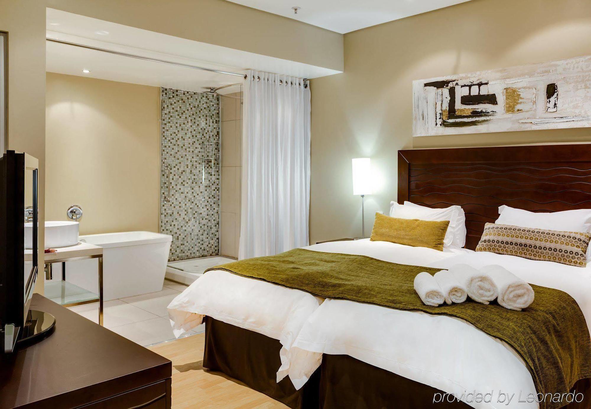 Protea Hotel By Marriott Transit O.R. Tambo Airport كمبتون بارك المظهر الخارجي الصورة