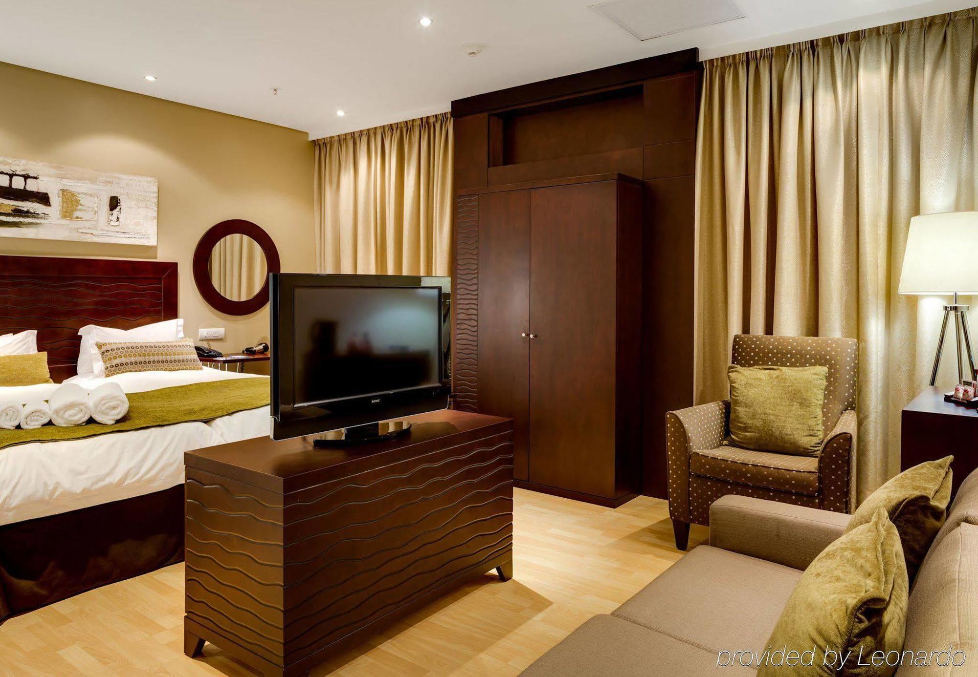 Protea Hotel By Marriott Transit O.R. Tambo Airport كمبتون بارك المظهر الخارجي الصورة